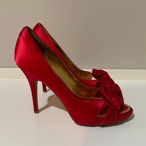 Steven by Steve Madden red satin pumps